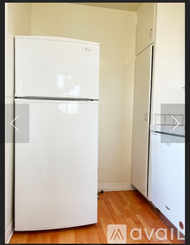 Refrigerator with an ice maker - 44 Reed Ranch Rd
