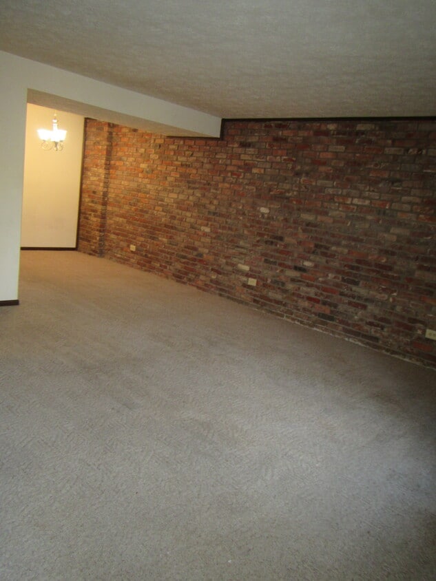 4955 Spring Rd, Huntington, WV 25705 Townhouse for Rent in Huntington