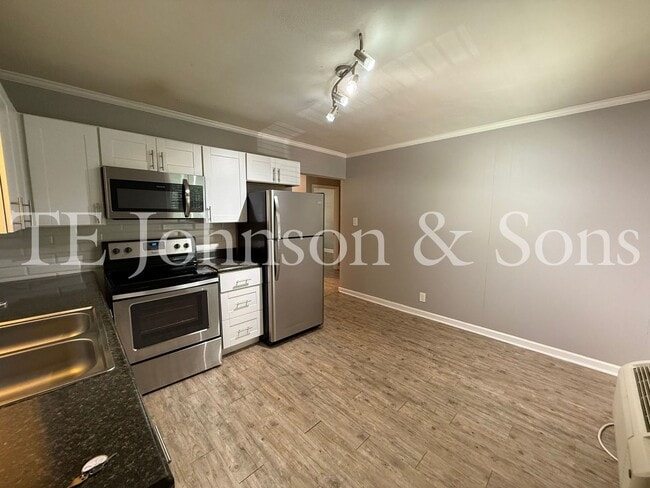 Building Photo - Sterling Pointe Apartments