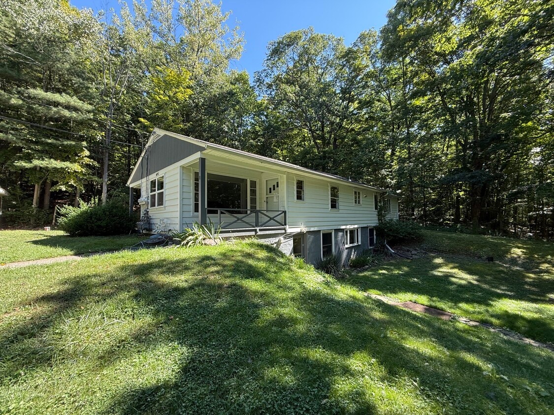 Primary Photo - 1690 Slaterville Rd