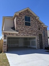 Building Photo - 905 Durness Dr