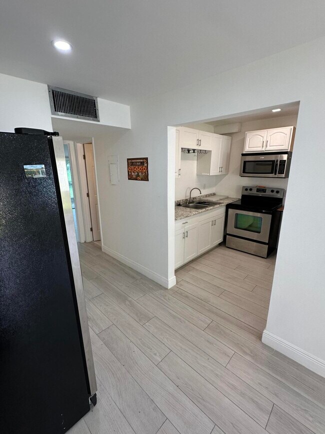 Foto del edificio - 555 Purdy Ln