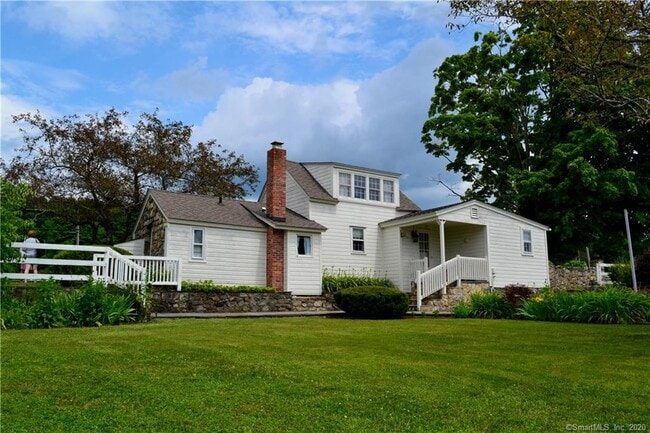 Building Photo - 220 Candlewood Mountain Rd