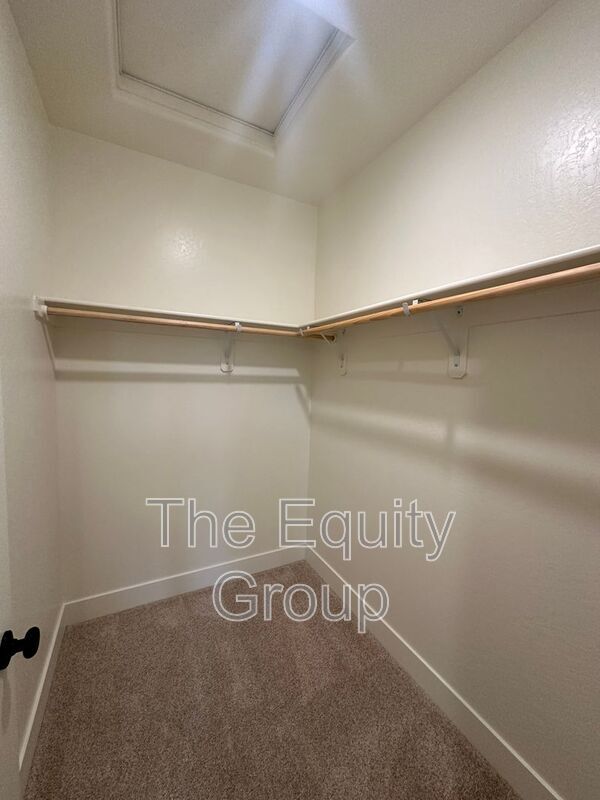 Foto del edificio - 6925 W Grove Ave