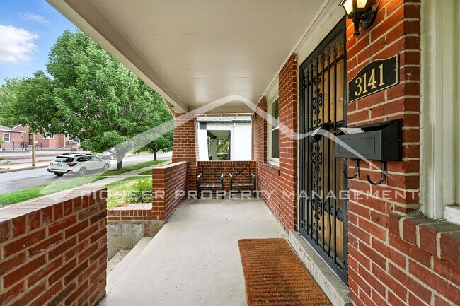 Foto del edificio - Spacious Home with Washer/Dryer and 2-Car ...