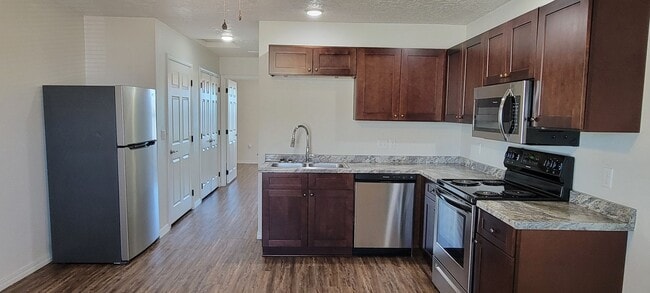 Building Photo - NEW LUXURY ONE BEDROOM APARTMENT UNFURNISHED