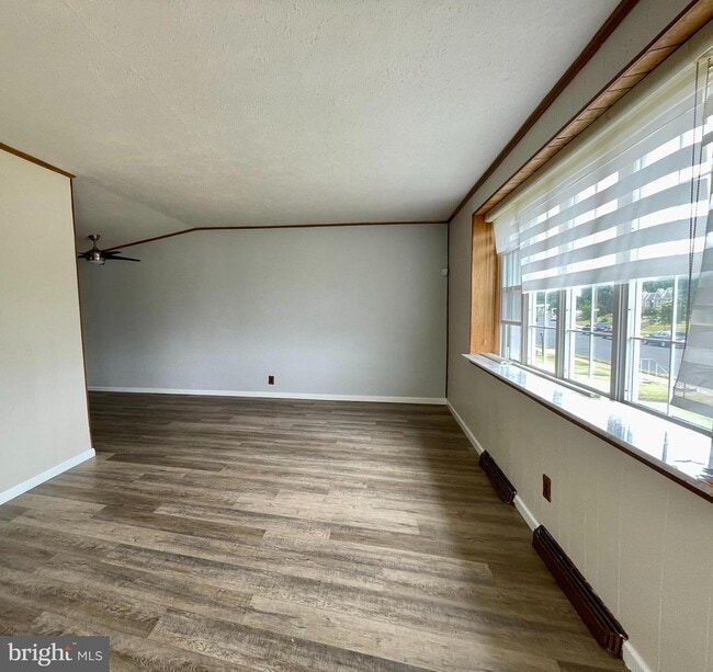 Building Photo - 1405 Napfle Ave