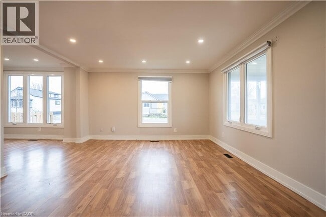 Photo du bâtiment - 793 Steele St