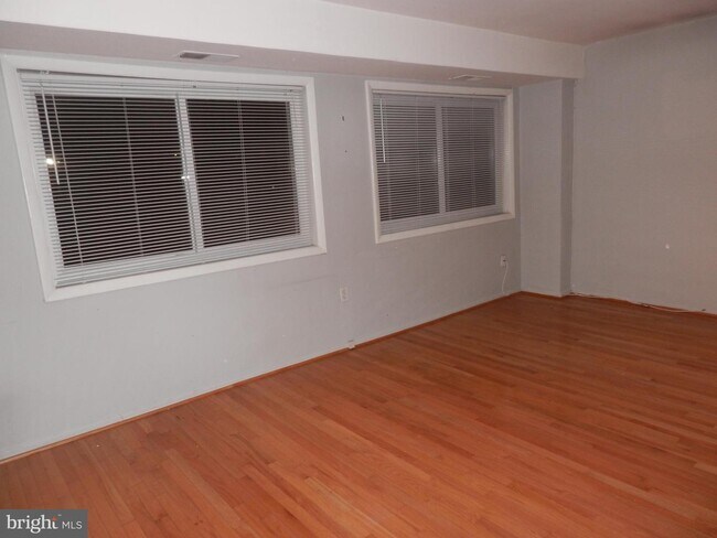 Foto del edificio - 3320 28th St S