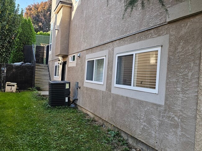 Building Photo - 5513 Teskey Pl