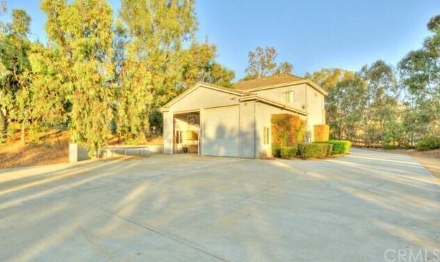 Building Photo - 20455 Somma Dr