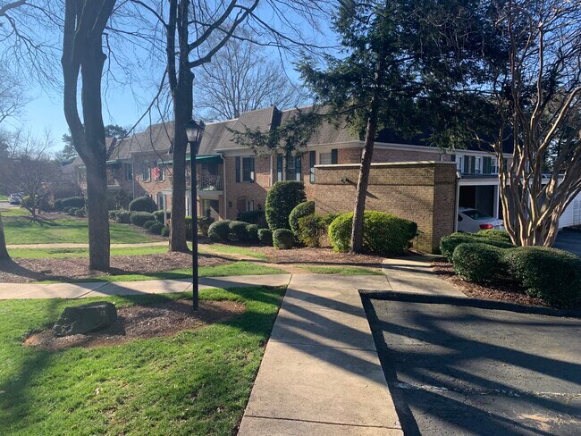 Building Photo - 8300 Meadow Lakes Dr