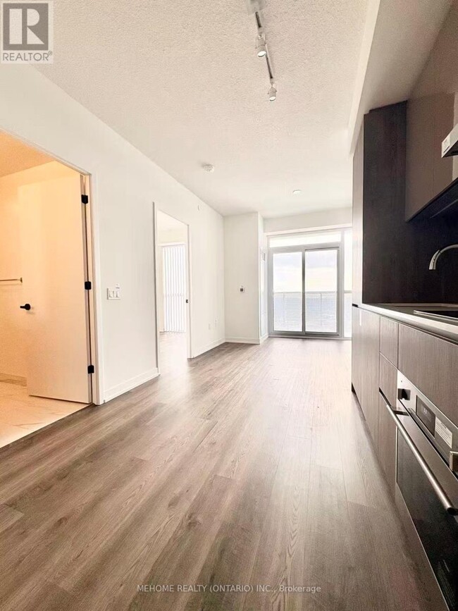 Photo du bâtiment - 8 Interchange Wy