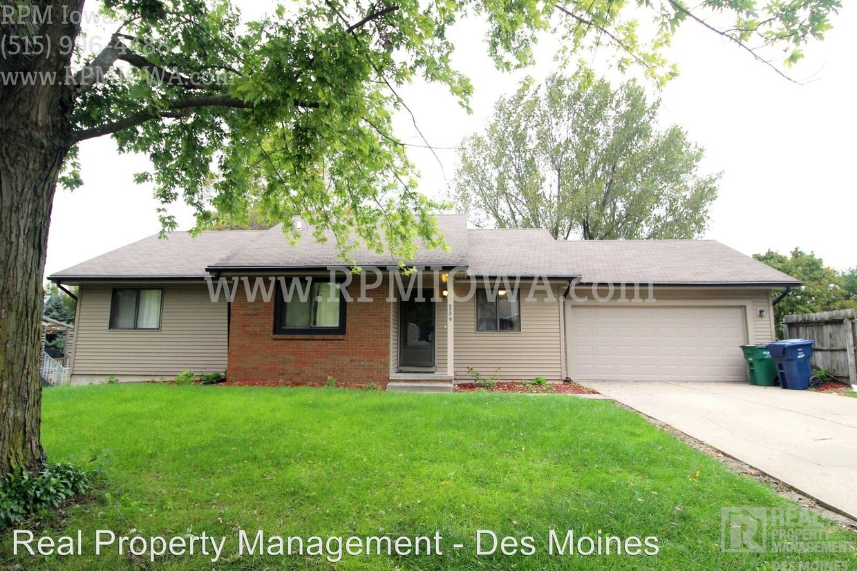 Foto principal - 3 br, 2.5 bath House - 9009 Aurora Avenue