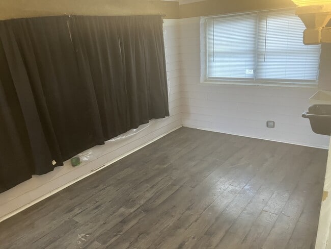 Building Photo - 1013 W Decatur St