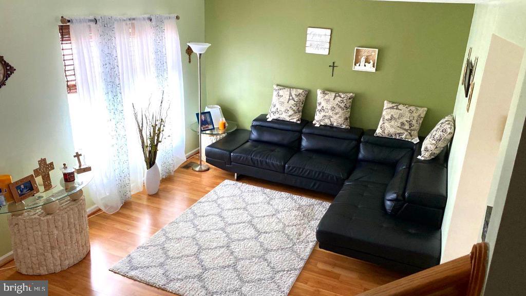 Foto principal - 23 E Newtown Pl