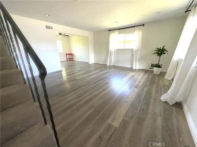 Building Photo - 6911 Laurelhurst Dr