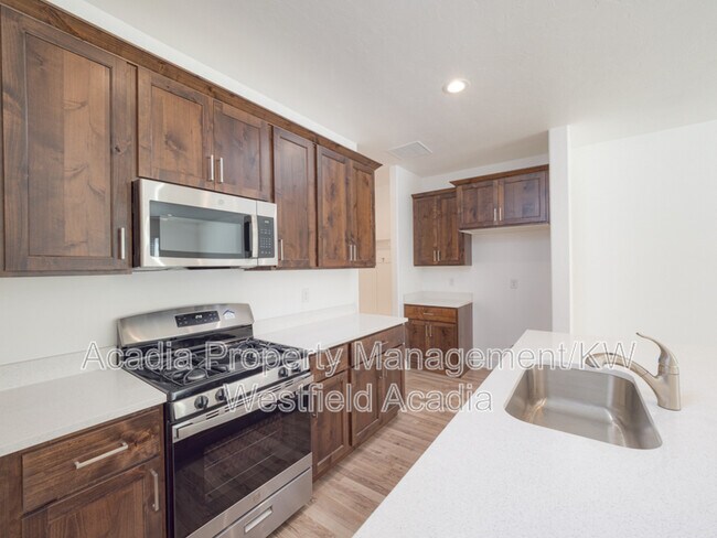 Building Photo - 994 S 200 E - 111