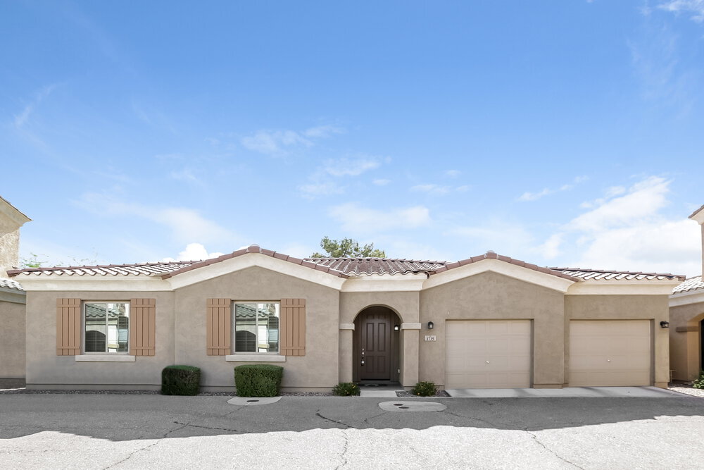 Foto principal - 1735 S Desert View Pl