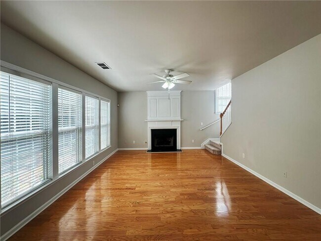 Building Photo - 225 Friars Head Dr NE