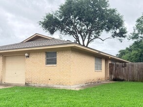 Building Photo - 109 Tampico Ct