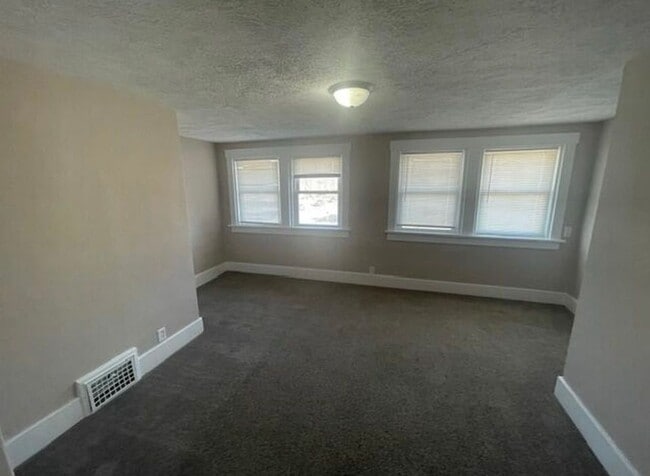 Building Photo - 120 N 9th St