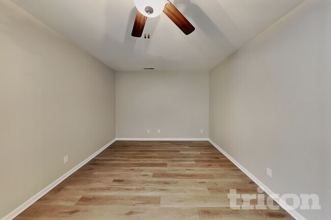 Foto del edificio - 512 Hickory Leaf Ct