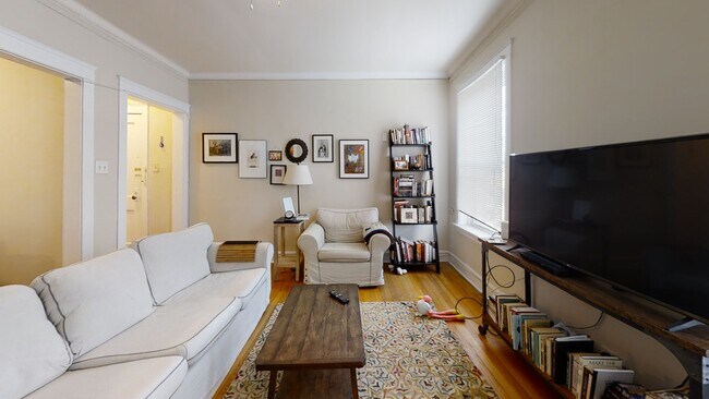 Foto del edificio - 7502 Madison-2N