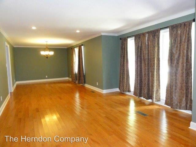 Foto del edificio - 3 br, 2 bath House - 2416 Meadowbrook Drive