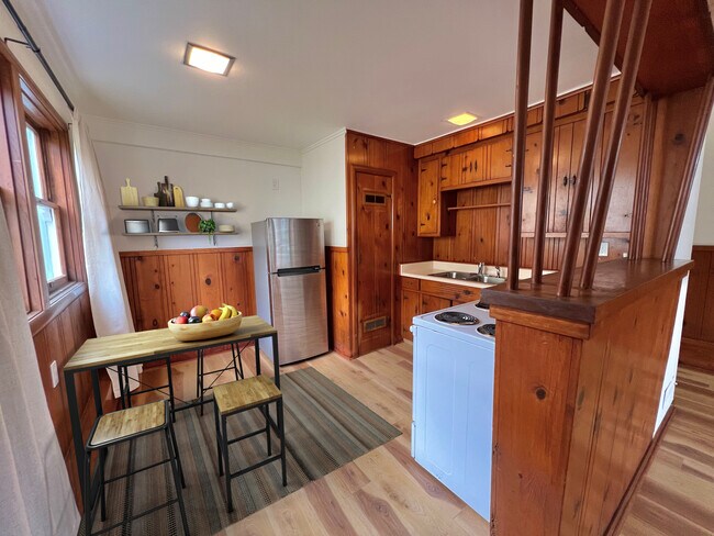 Kitchen/Dining Room - 235 Belle Ave