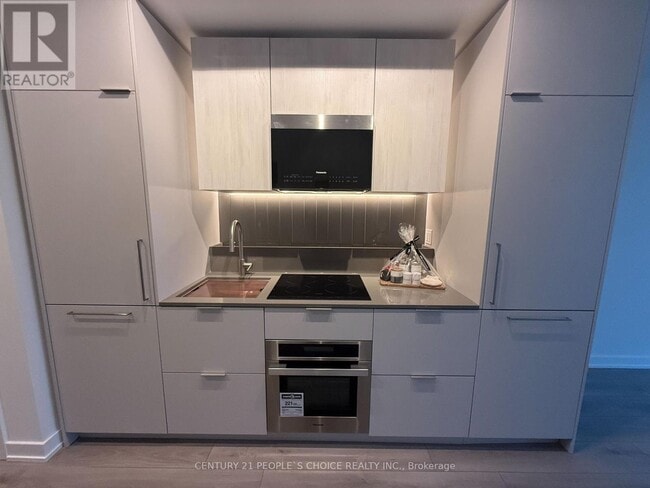 Photo du bâtiment - 1 Fairview Rd E