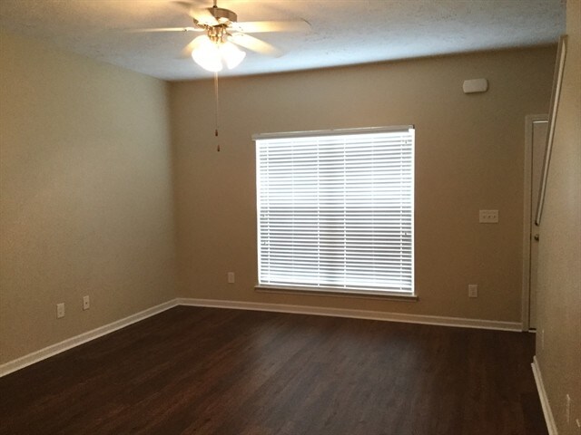 Building Photo - 625 Hays Blackman Loop