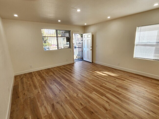 Building Photo - 1279 Palou Ave