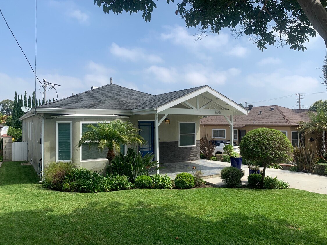 Primary Photo - 625 W Walnut Ave