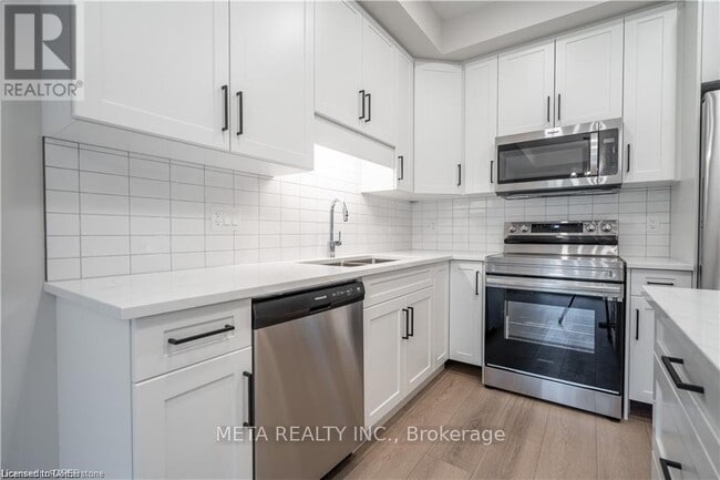 Building Photo - 4552-4552 Portage Rd