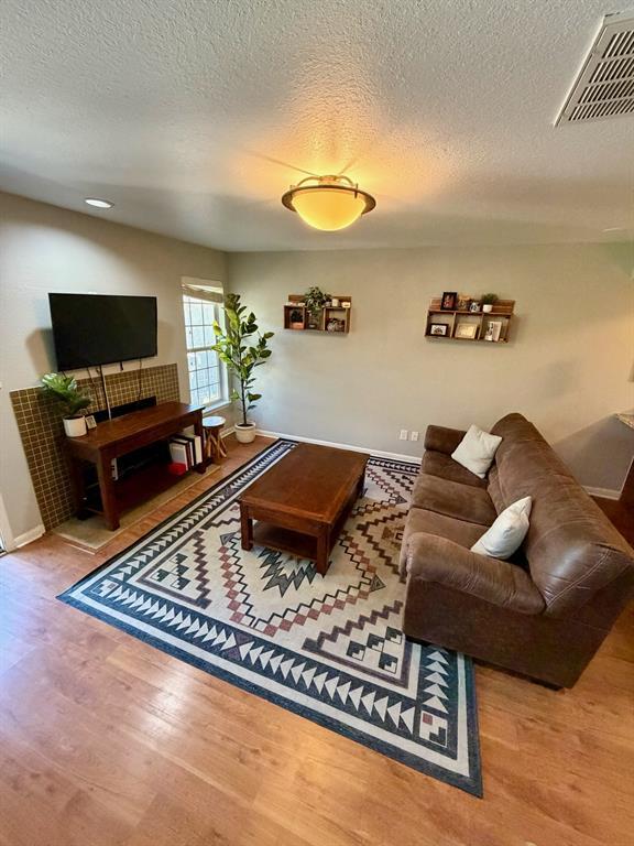 Foto del edificio - 7685 Northcross Dr