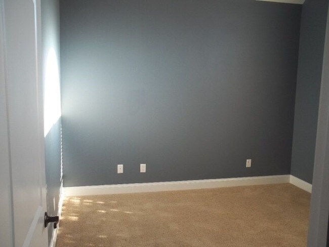 Building Photo - 3105 Springdale Way