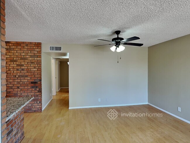 Building Photo - 54 E Juniper St