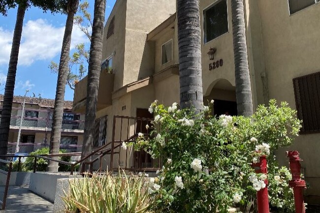 Foto del edificio - 5260 Huntington Dr S
