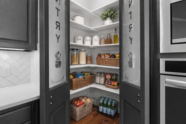 Building Photo - 1621 Hidden Bluff Ct