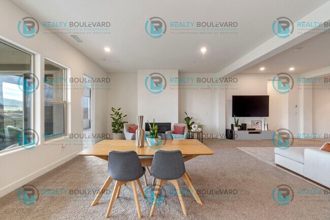Foto del edificio - Stylish 3-Bedroom Sanctuary with Sophistic...