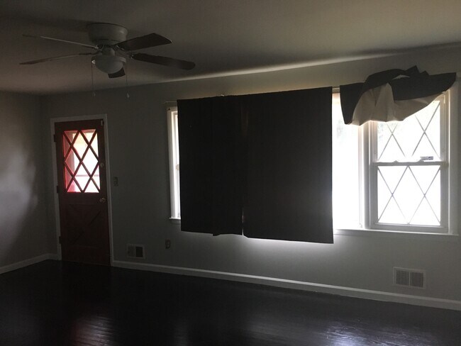 Large living room window - 2711 Bertrand Rd