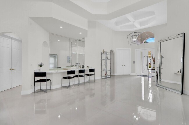 Foto del edificio - 6564 Somerset Cir