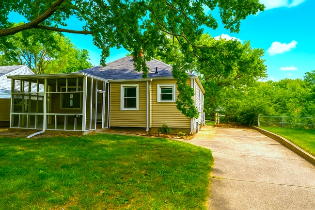 Photo - 1741 N Riley Ave House