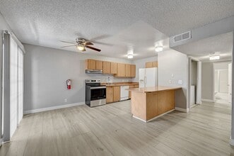 Building Photo - 1305 Kari Lee Ct