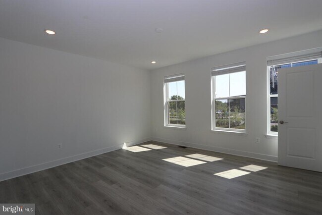 Foto del edificio - 2512 W Peninsula Dr