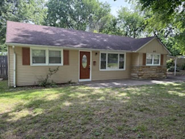 Cute 3 Bedroom, 1.5 Bathroom Home - Cute 3 Bedroom, 1.5 Bathroom Home