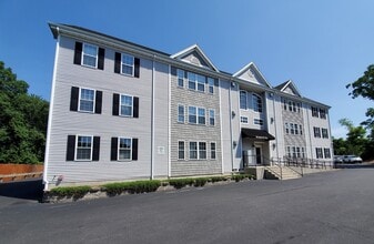Building Photo - 70 Oak St Ext