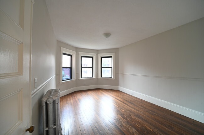 Building Photo - 1855 Beacon St