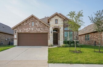 Building Photo - 18327 High Summit Ln